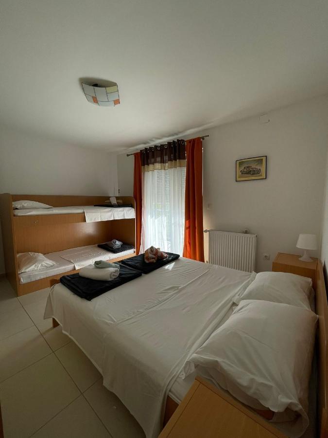 Apartmani Sit Murter Eksteriør billede