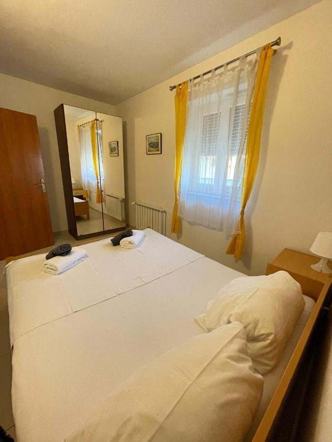 Apartmani Sit Murter Eksteriør billede